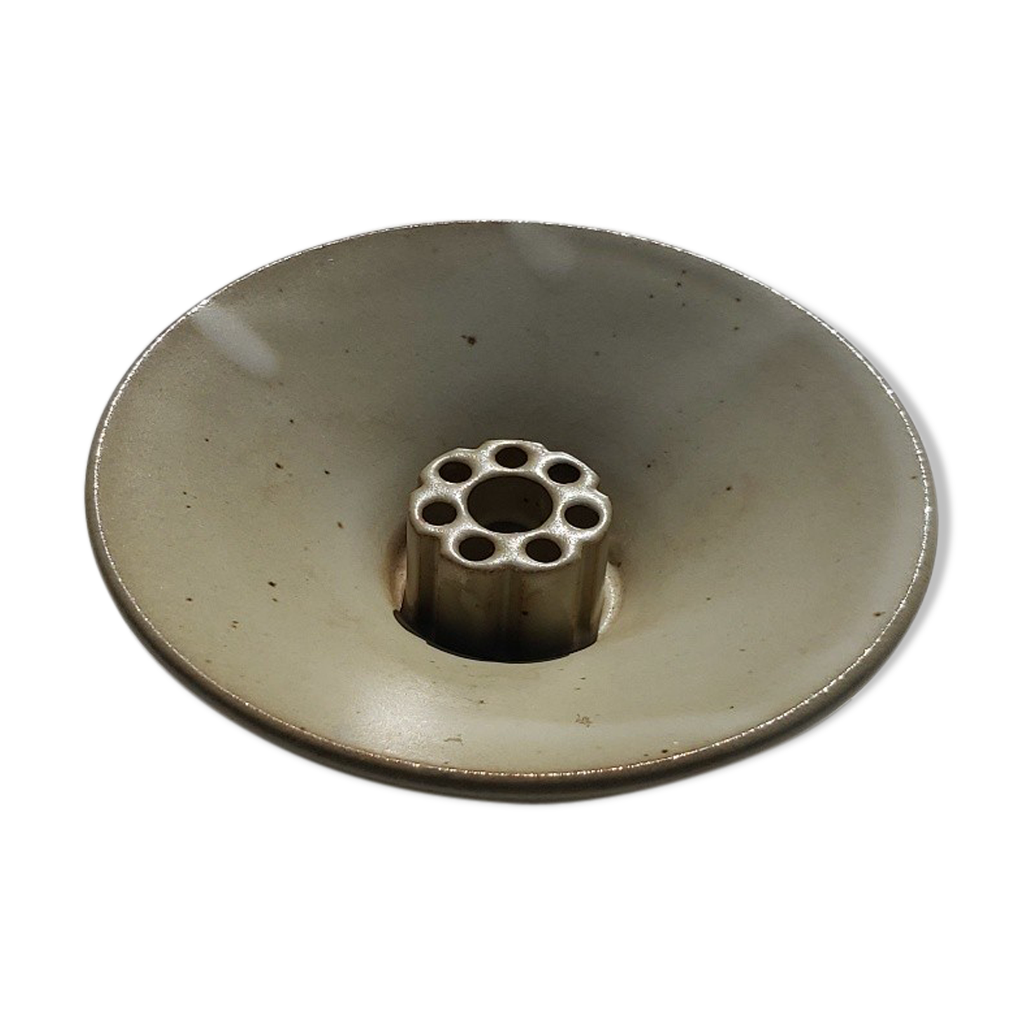 Taizé flower picket cut in sandstone