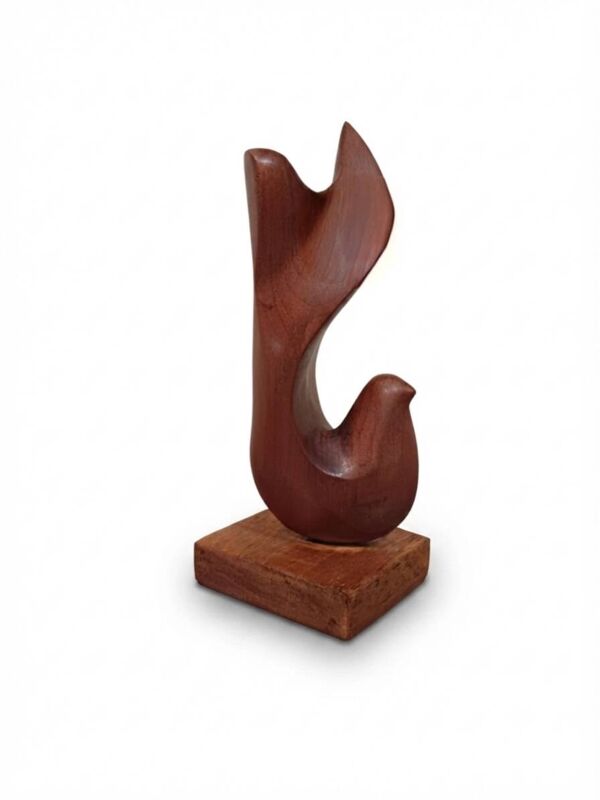Colombe scandinave en bois de teck sculpté, signé NM, vers 1960