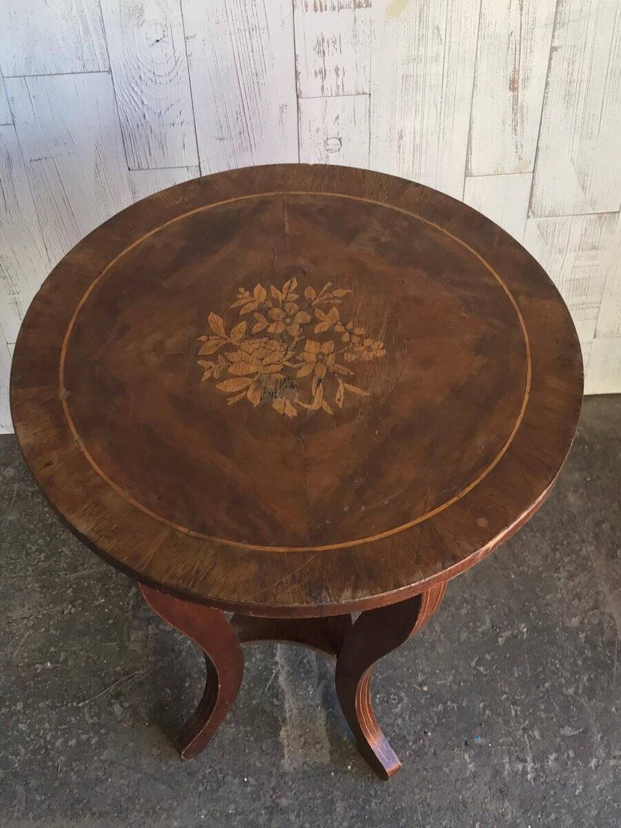 Baroque side table in brown walnut, round inlaid top, circa 1890.