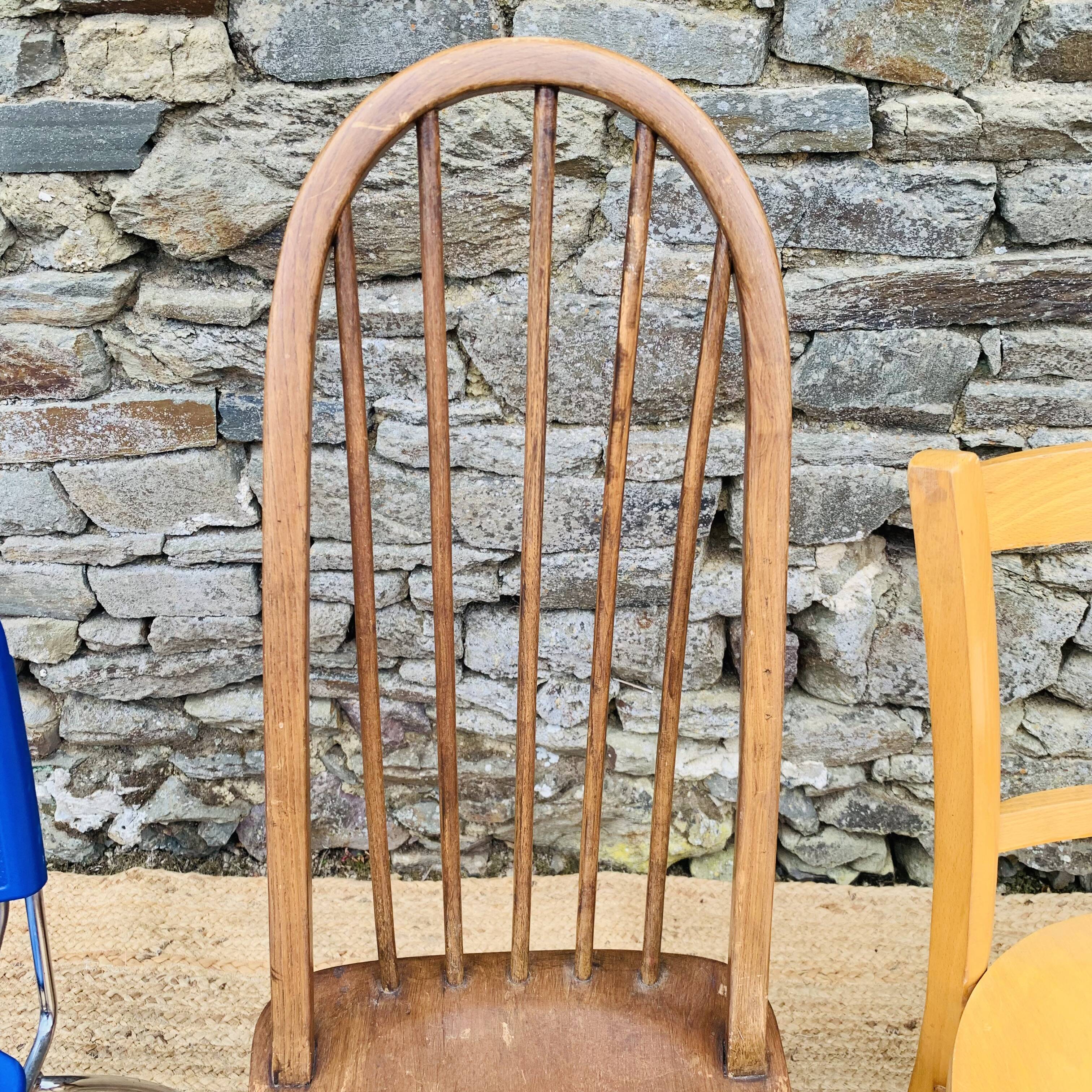 Ensemble de 4 chaises dépareillées