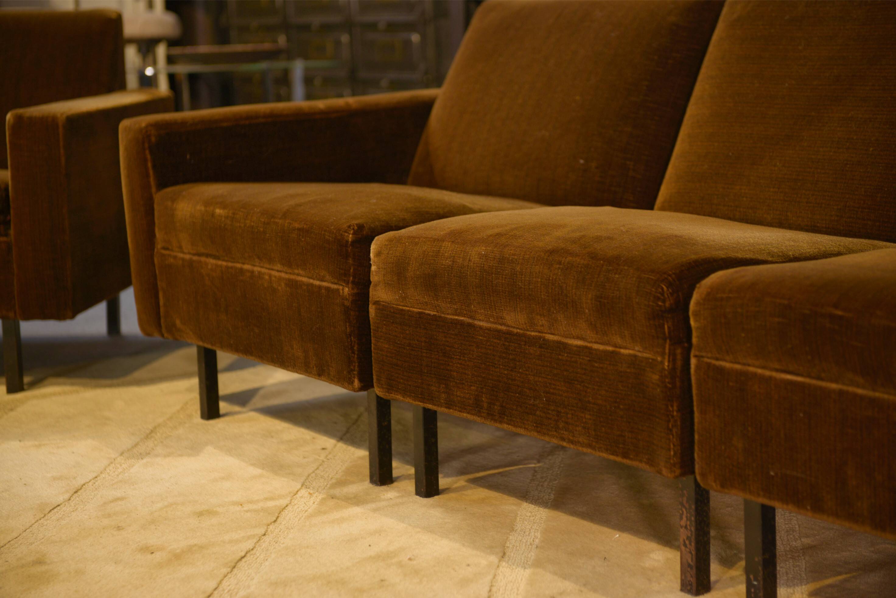 Ensemble canapé et 2 fauteuils en velours marron 1960’s