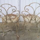 Set of 2 garden chairs and wrought iron pedestal table