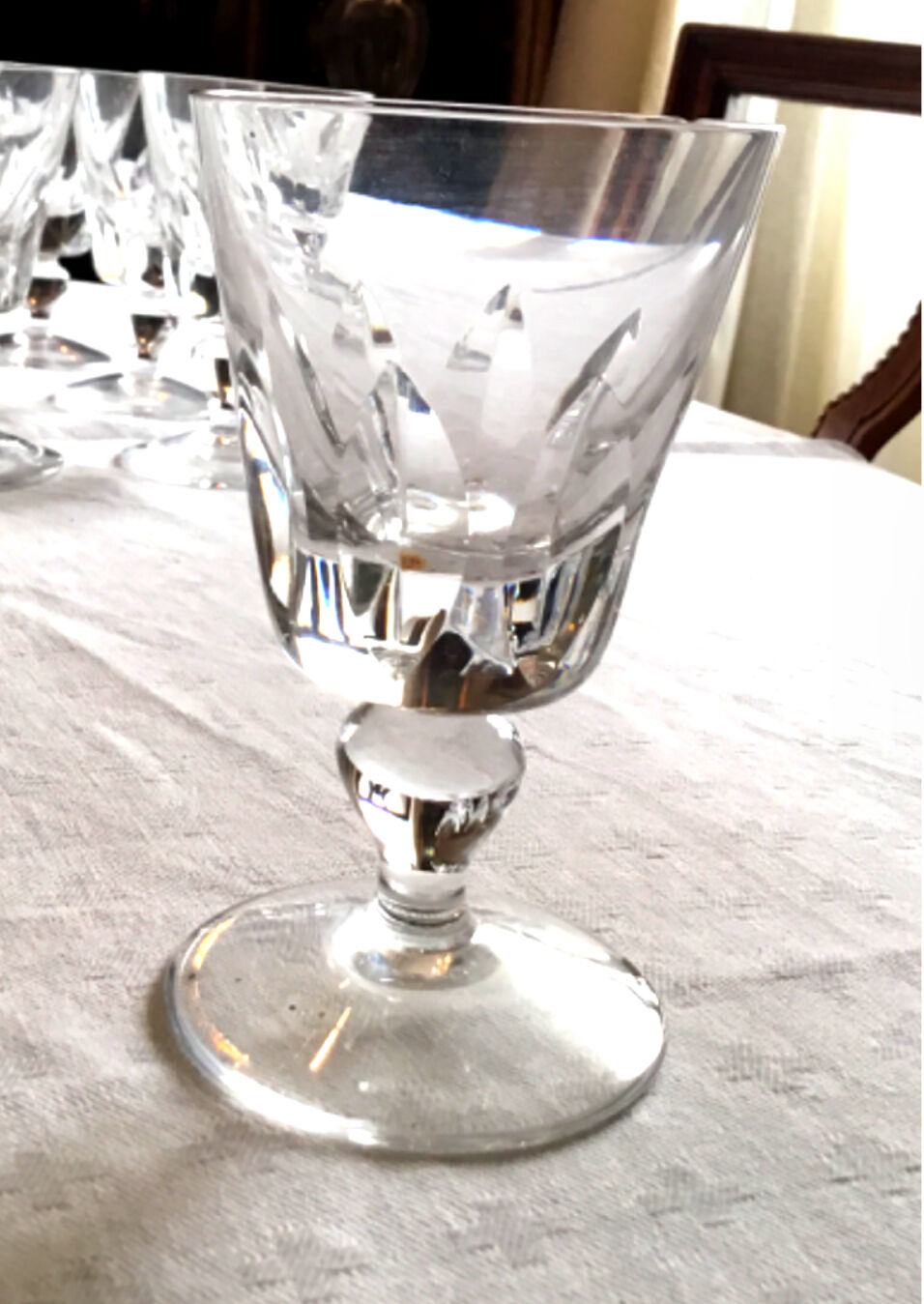 10 verres à vin en cristal taillé Saint Louis