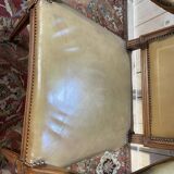 Fauteuil de bureau de style Louis XVI en cuir beige