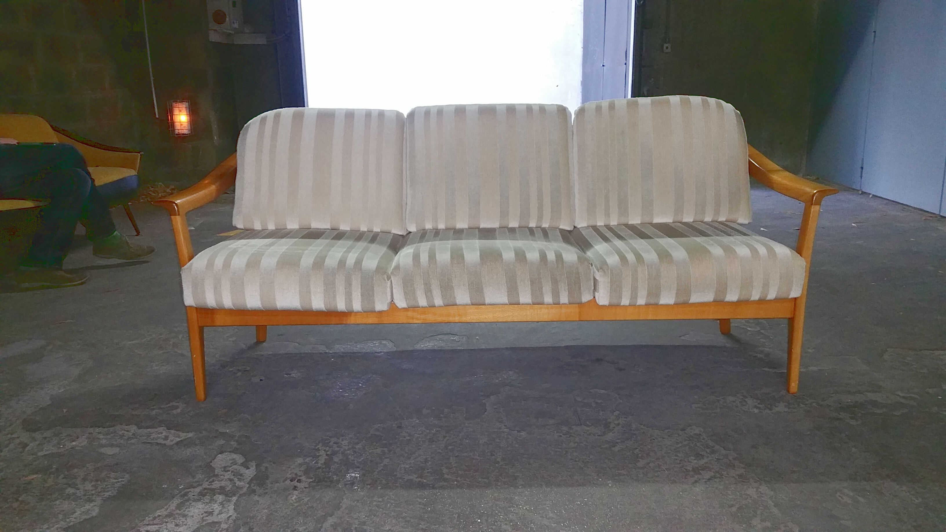 Scandinavian years 50 60 Knoll sofa