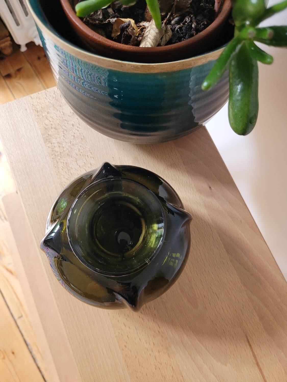 Round smoked glass vase