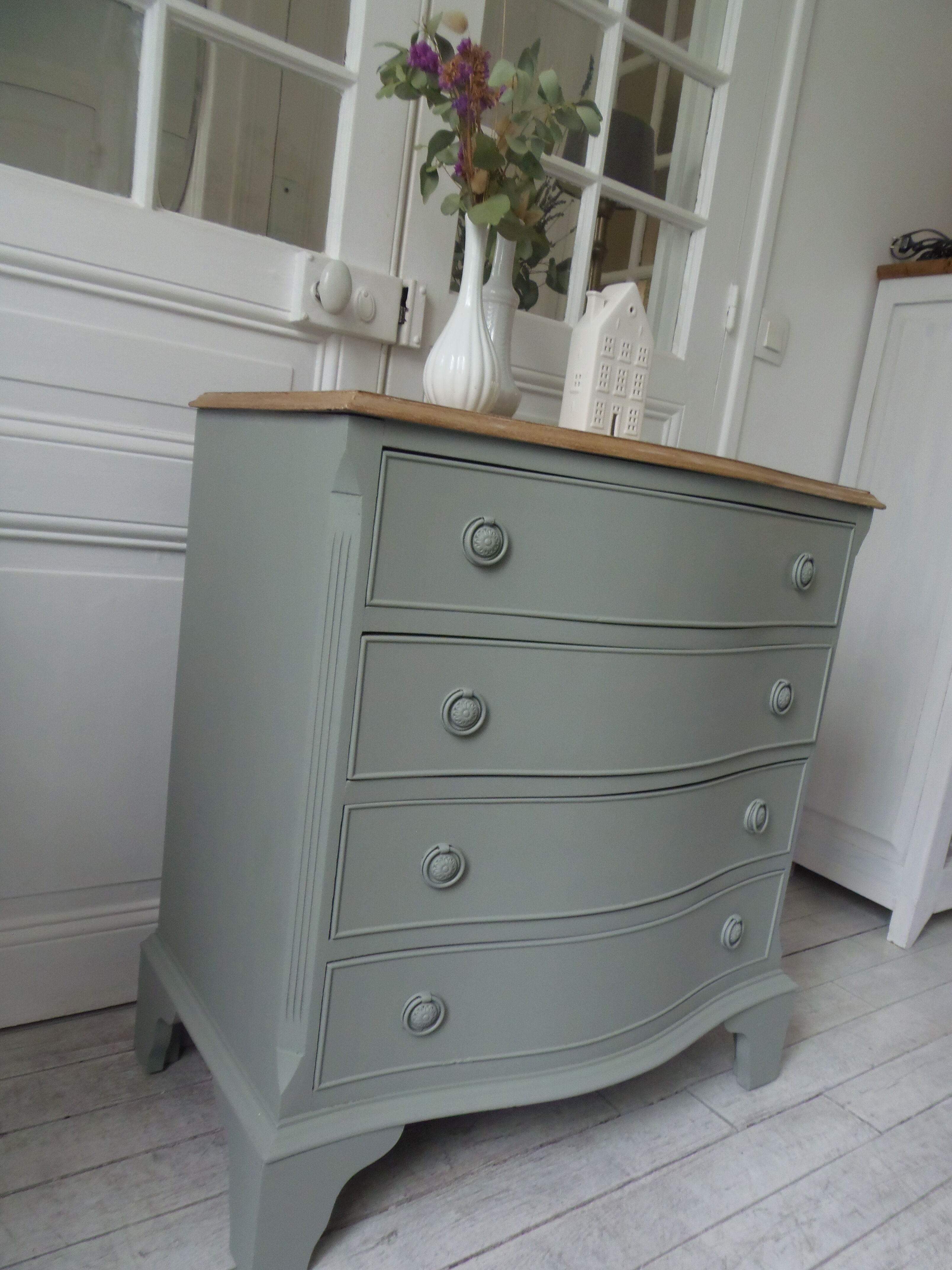 Vintage chest of drawers green of gray, 4 drawers, wooden top