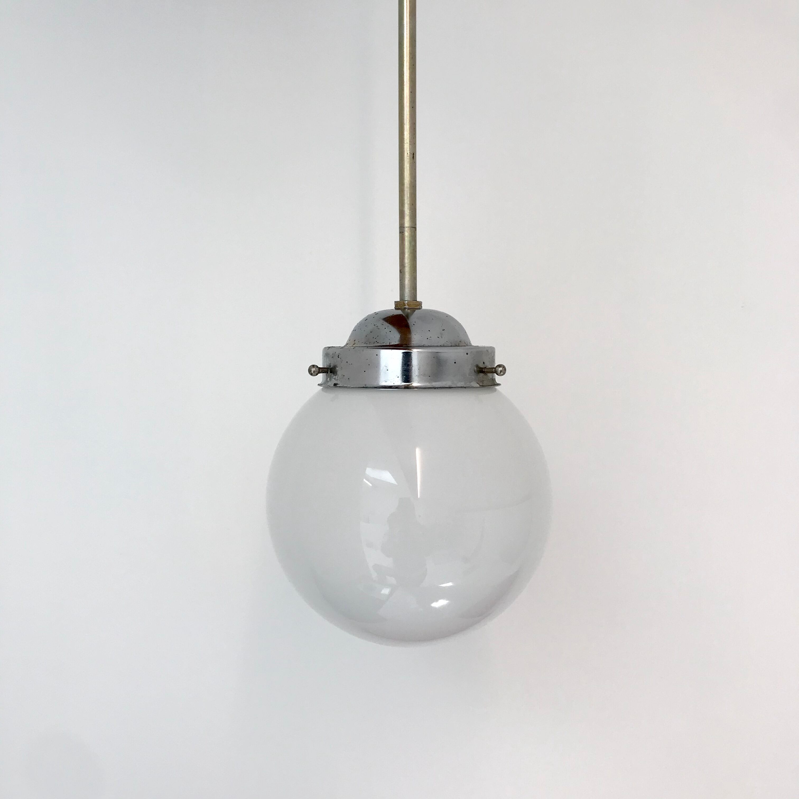 Hanging white opaline ball