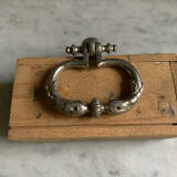 "Fish" handle