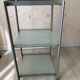 Meuble d’appoint à 3 étagères en métal et verre