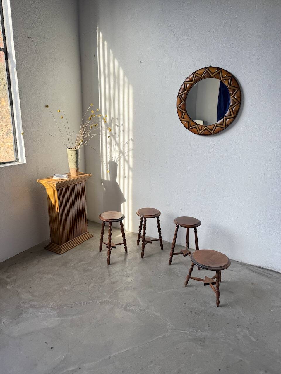 Round rattan mirror 1980