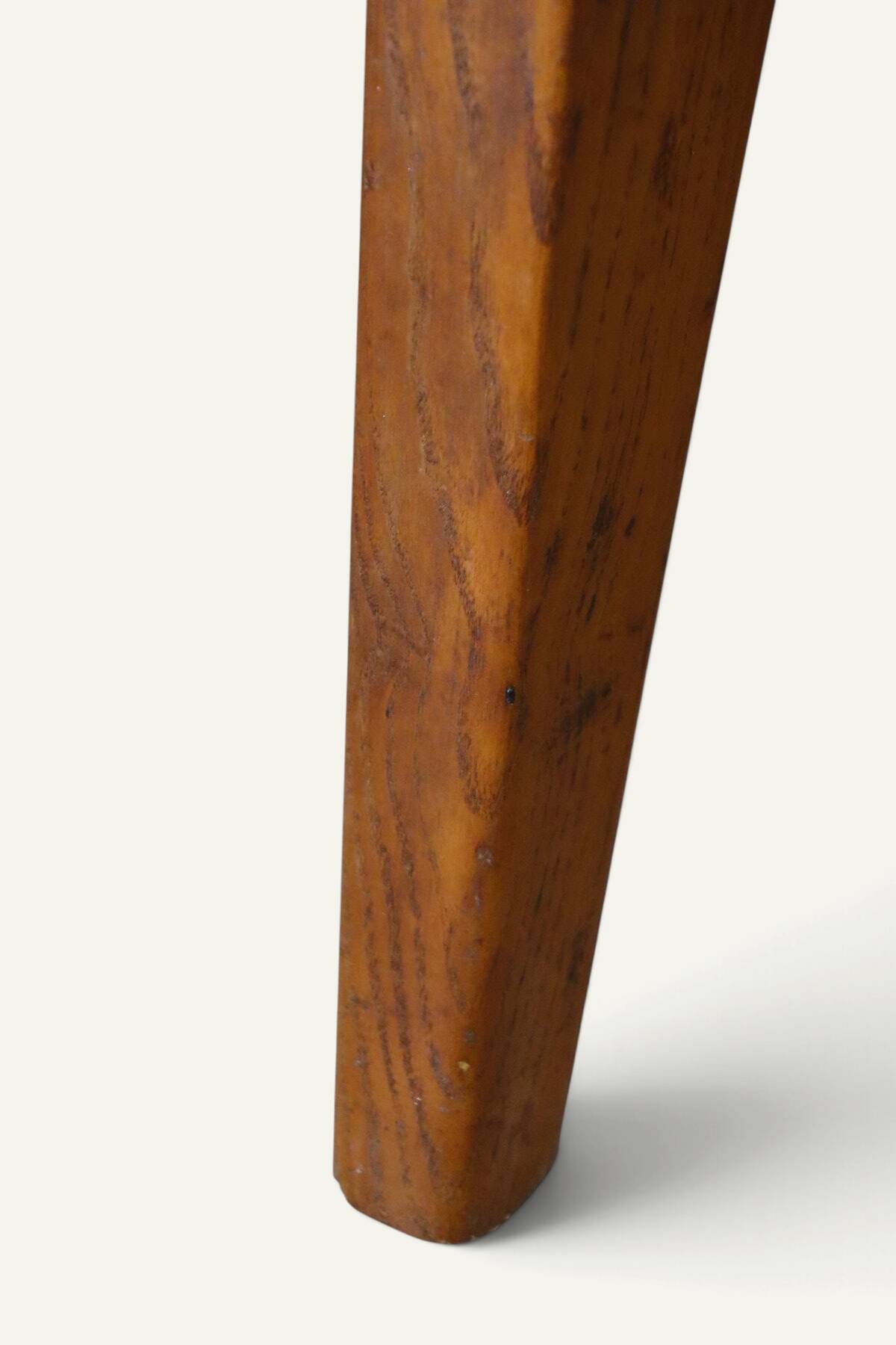 Tripod coffee table in oak, 1950s.