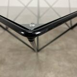 Table basse pyramidale en fil d'acier et verre dans le goût de Piva