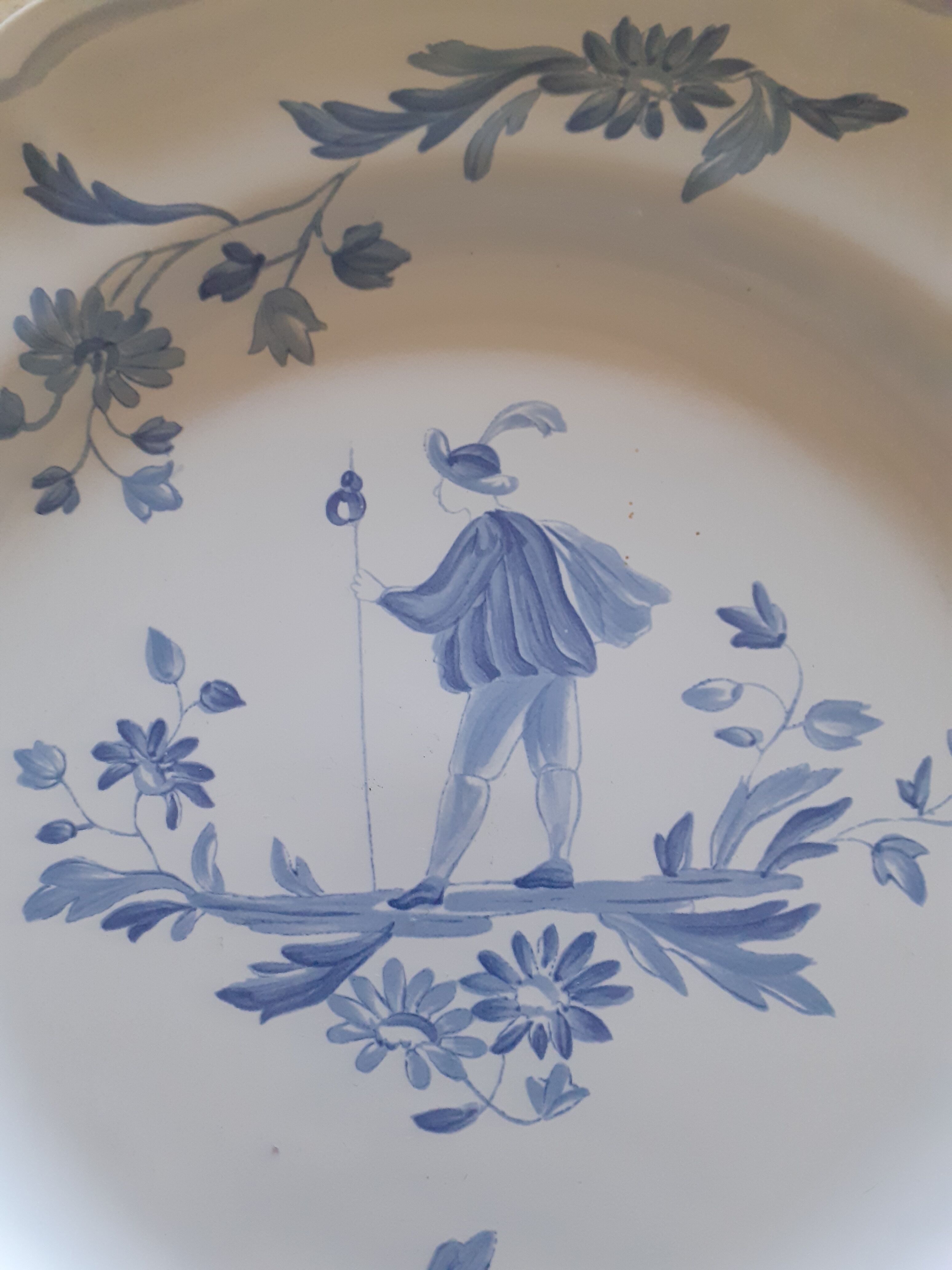 Decorative plate in moustiers earthenware