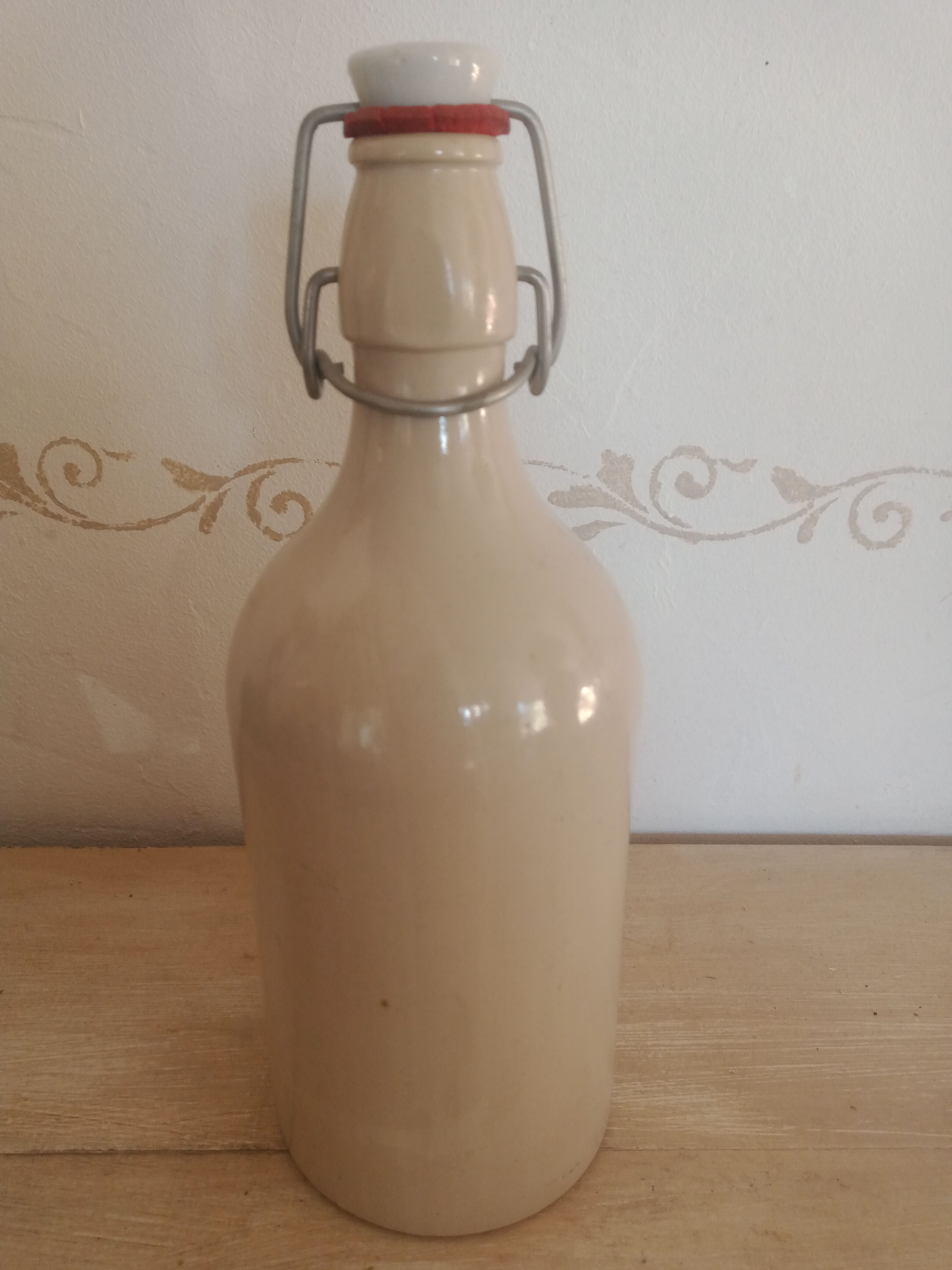 Bouteille en grès MKM