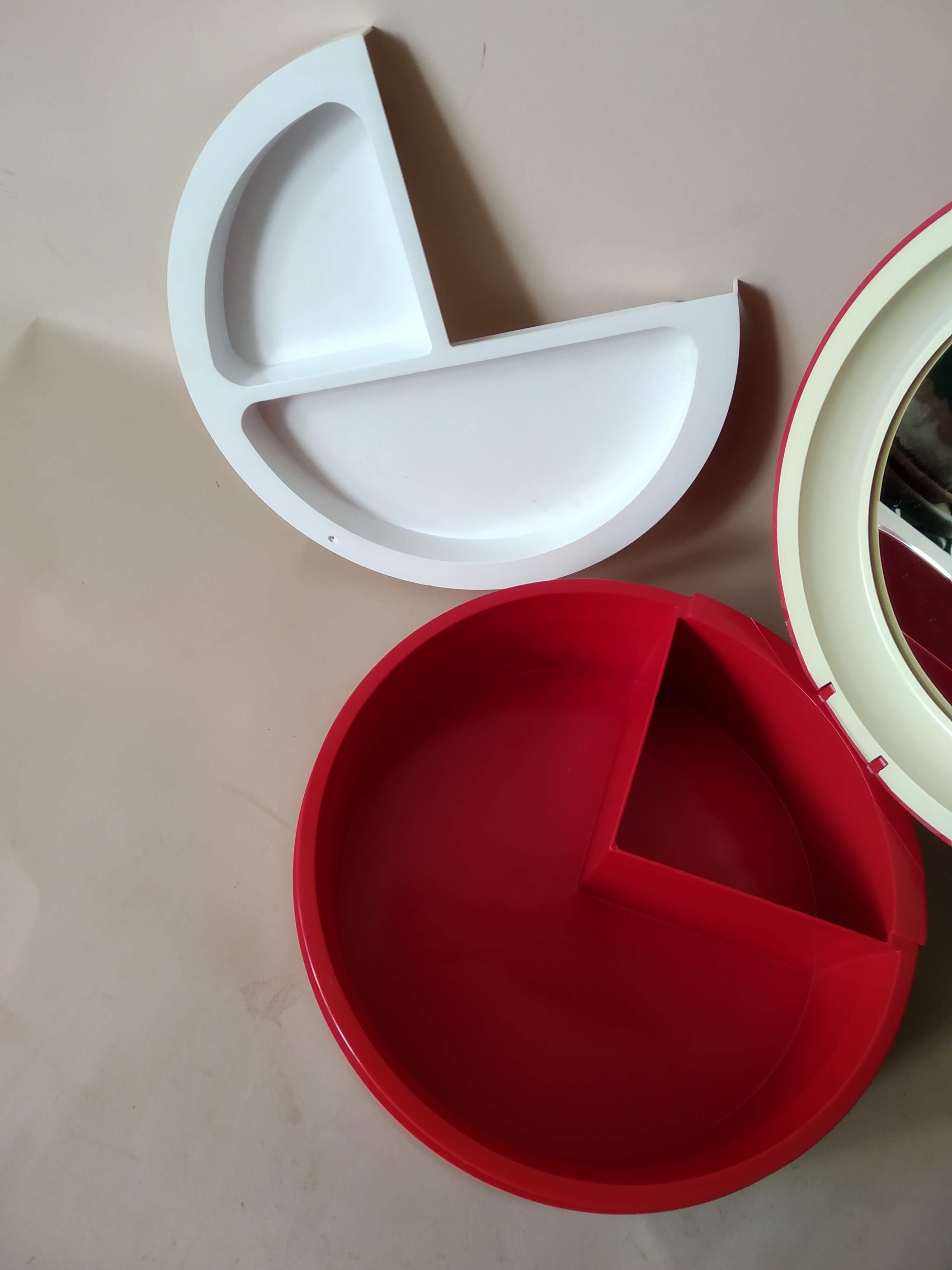 Makeup box space age 60s, 70s