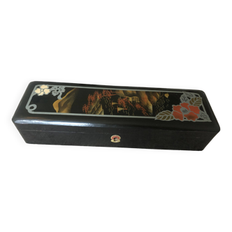 Glove box in black lacquered wood with landscape decoration, Art Deco border