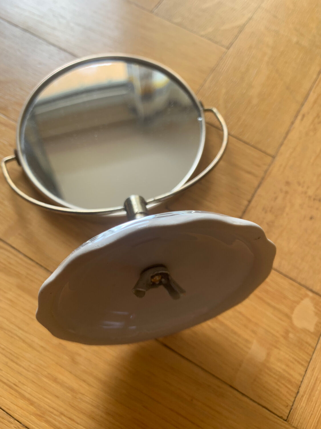 Porcelain flowered table mirror - Bergère de France