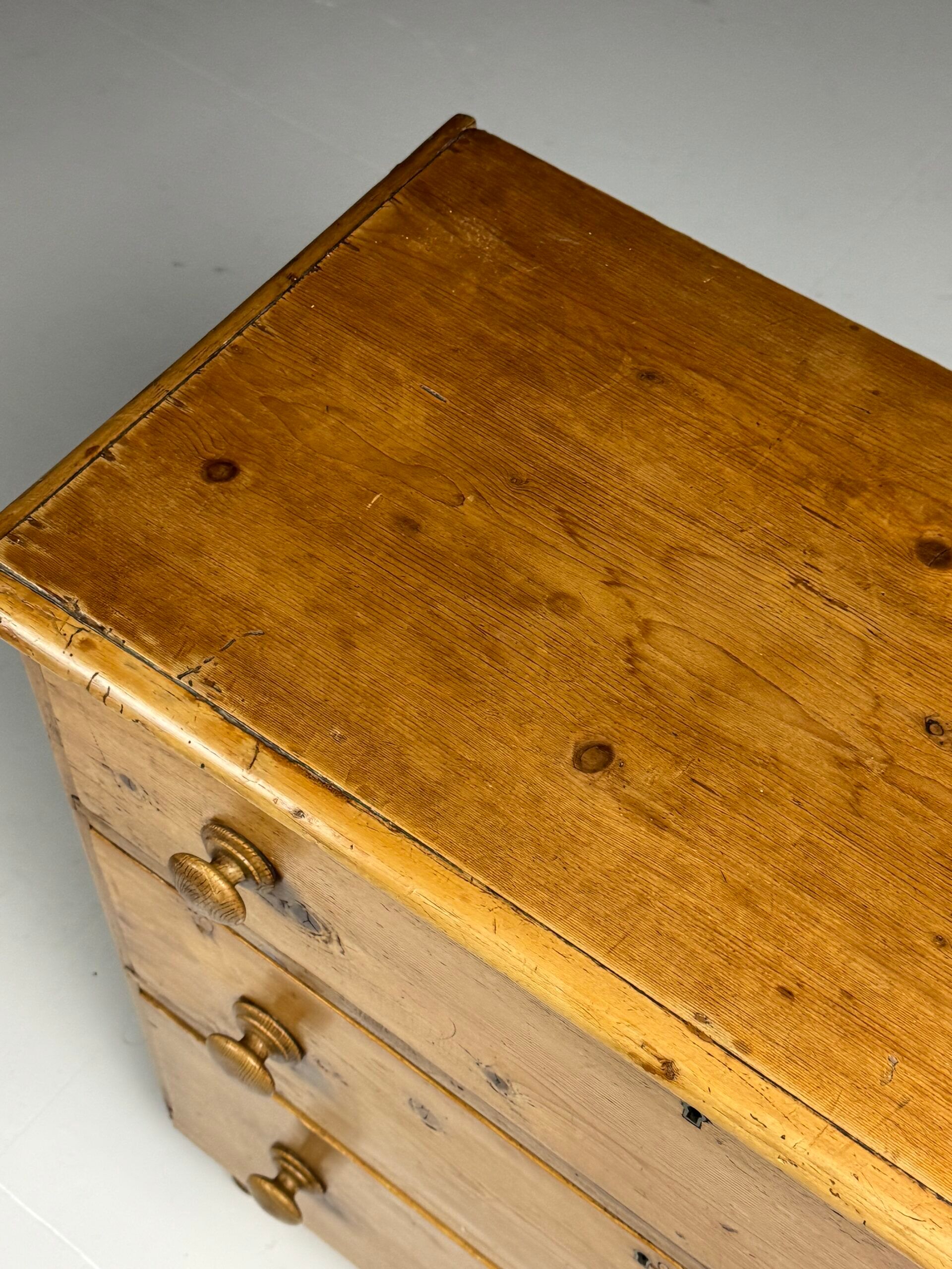 Commode anglaise du 19ème siècle