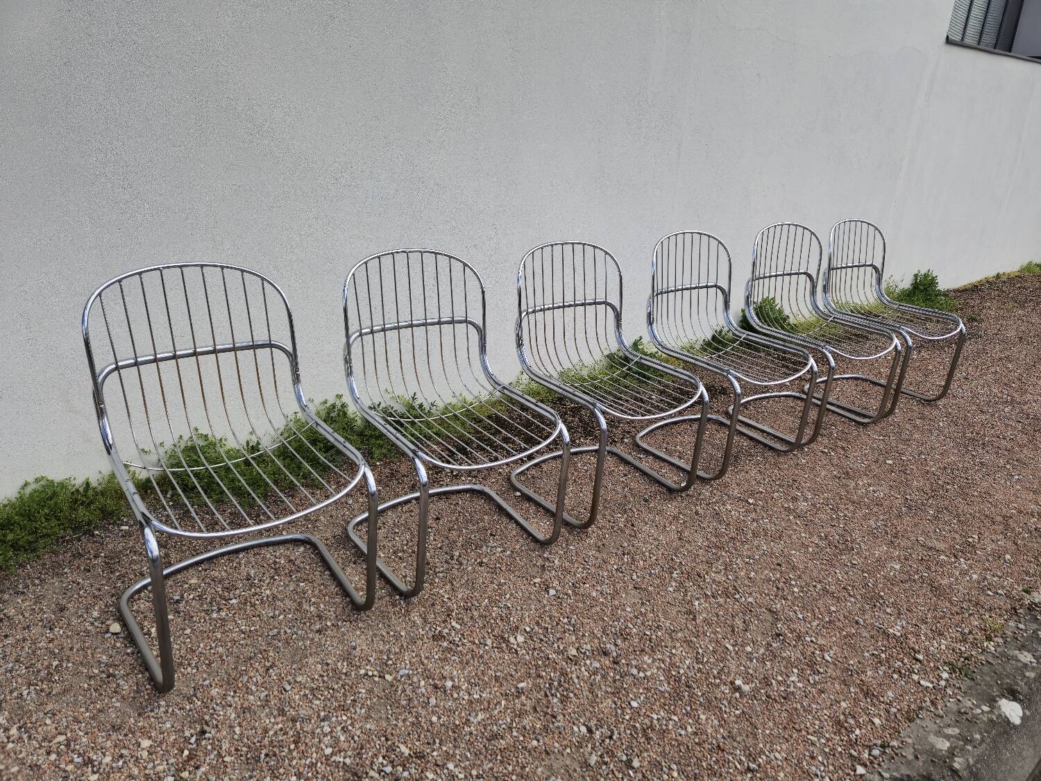 Set of 6 chrome metal design chairs from the 1970s.