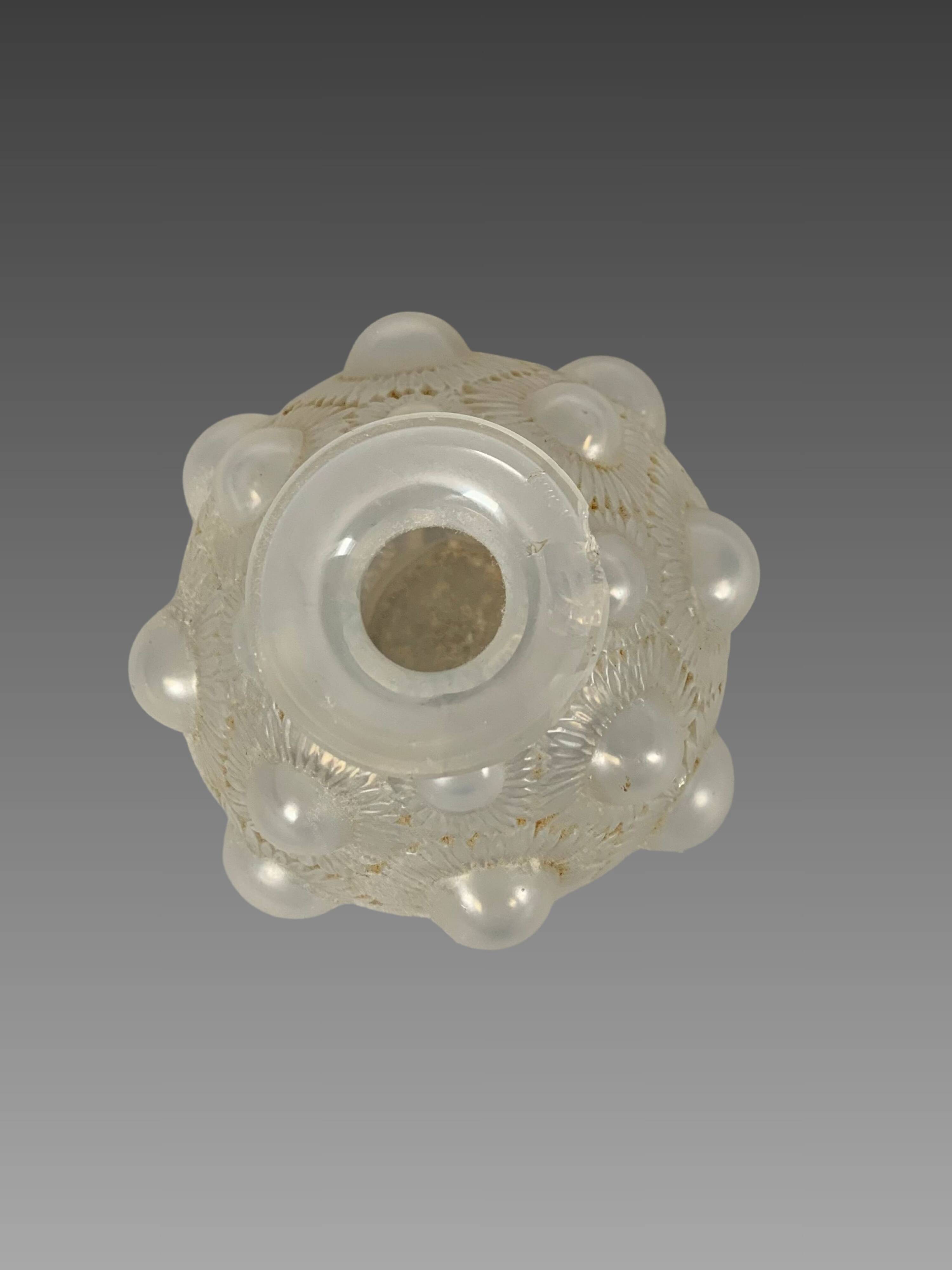 Art Deco vase signed René LALIQUE (1860-1945) model "Tournesol" 1927.