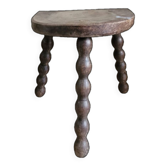 Tripod stool 07