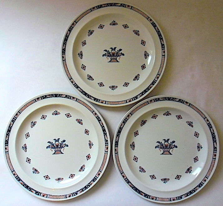 12 earthenware plates in the manufacture of Wedgwood