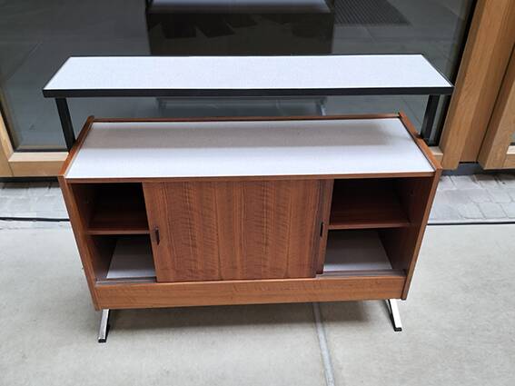 2-door sideboard with shelf
