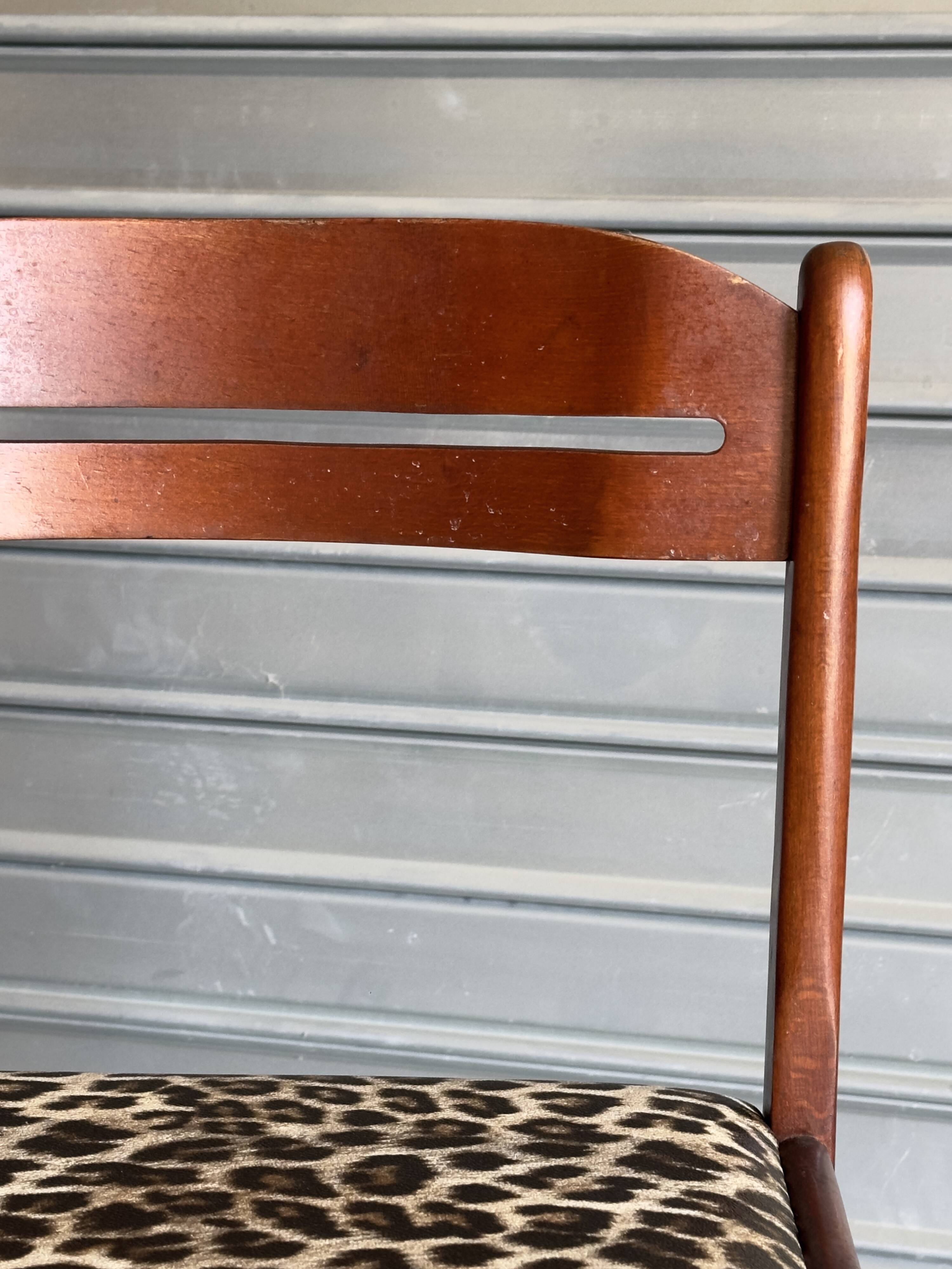 Set of 4 vintage hand-woven chairs