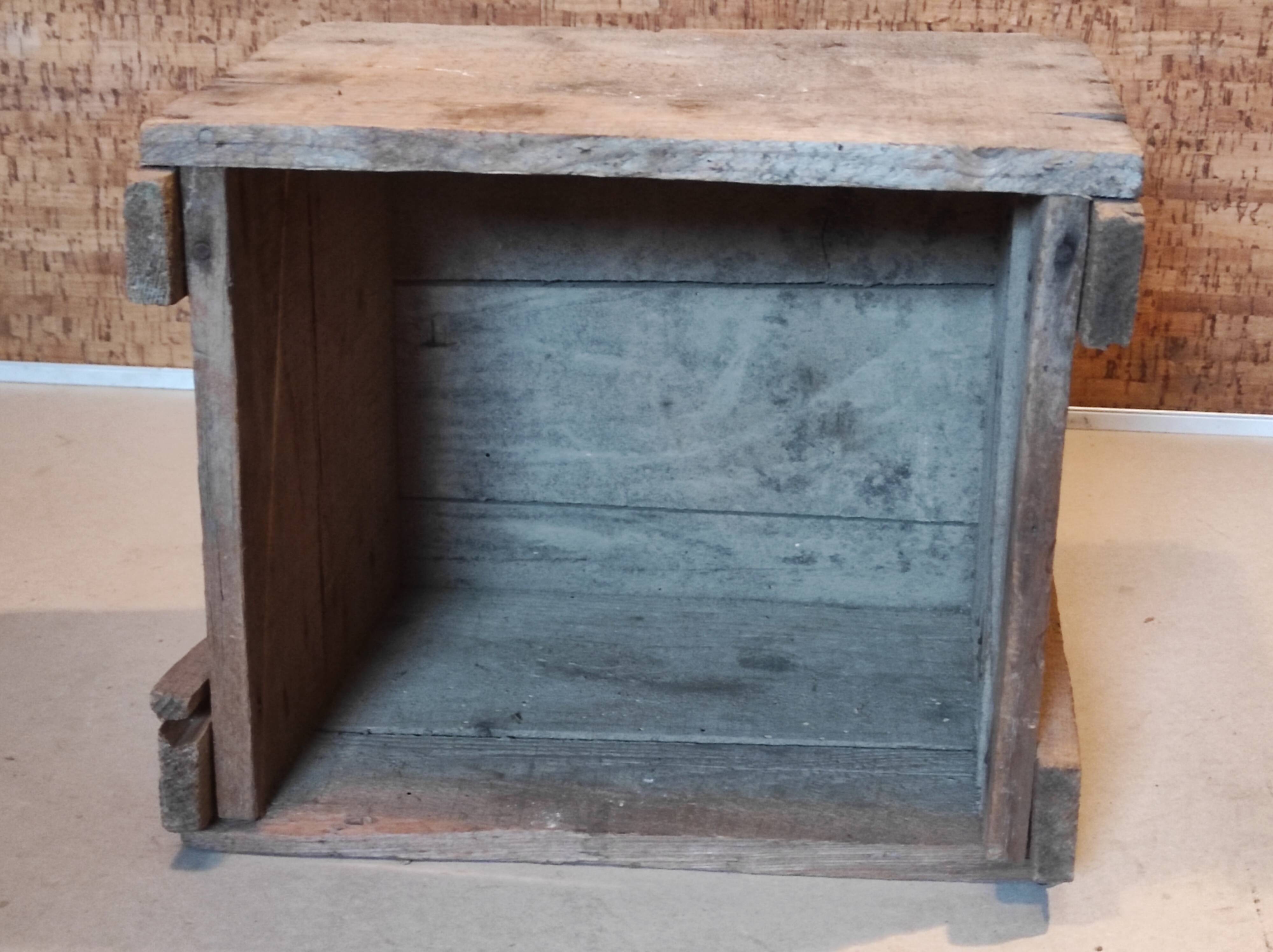 Caisse en bois massif d'atelier industriel vintage