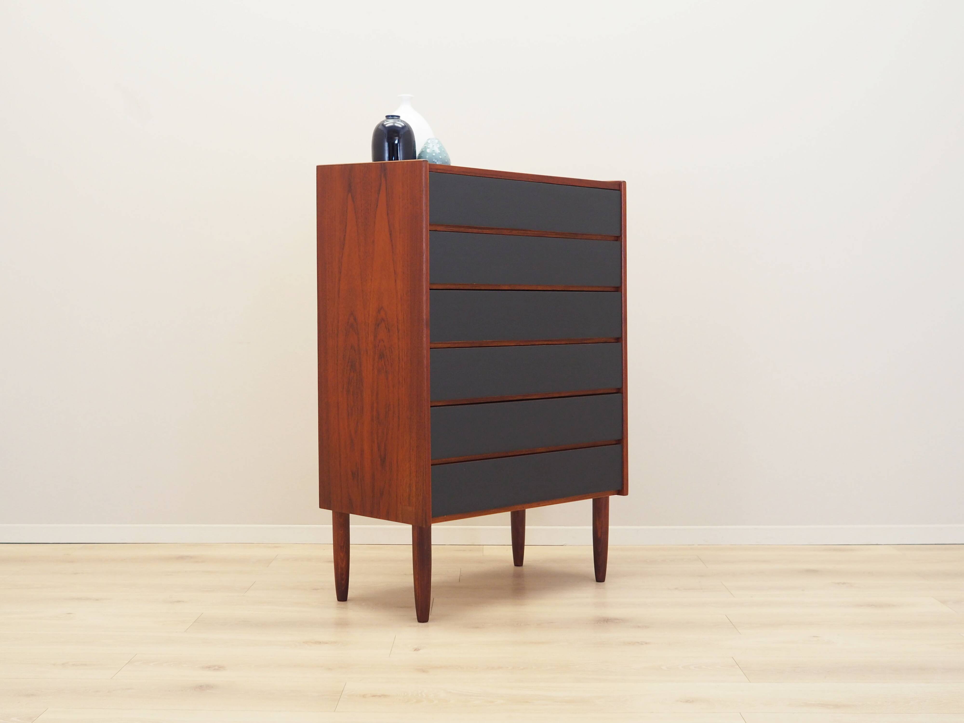 Commode en teck, design danois, années 1970, production : Danemark