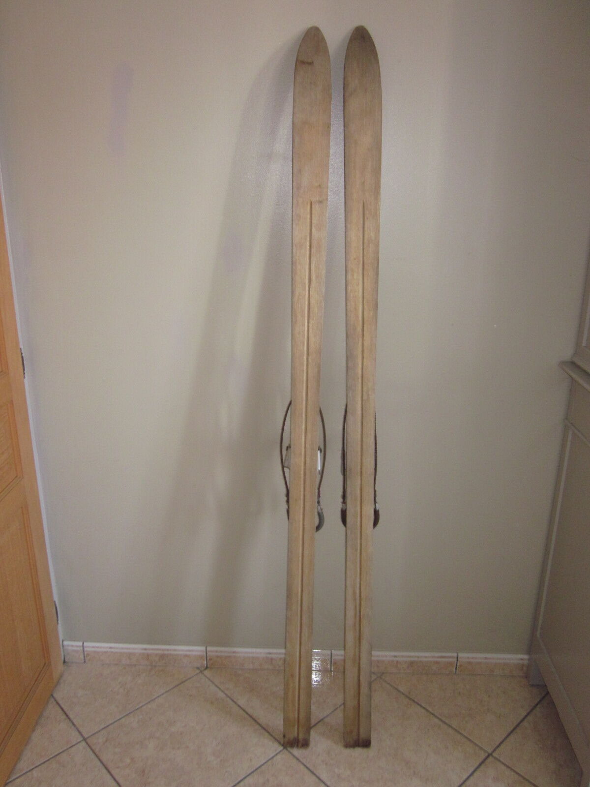 Paire de ski ancien en bois