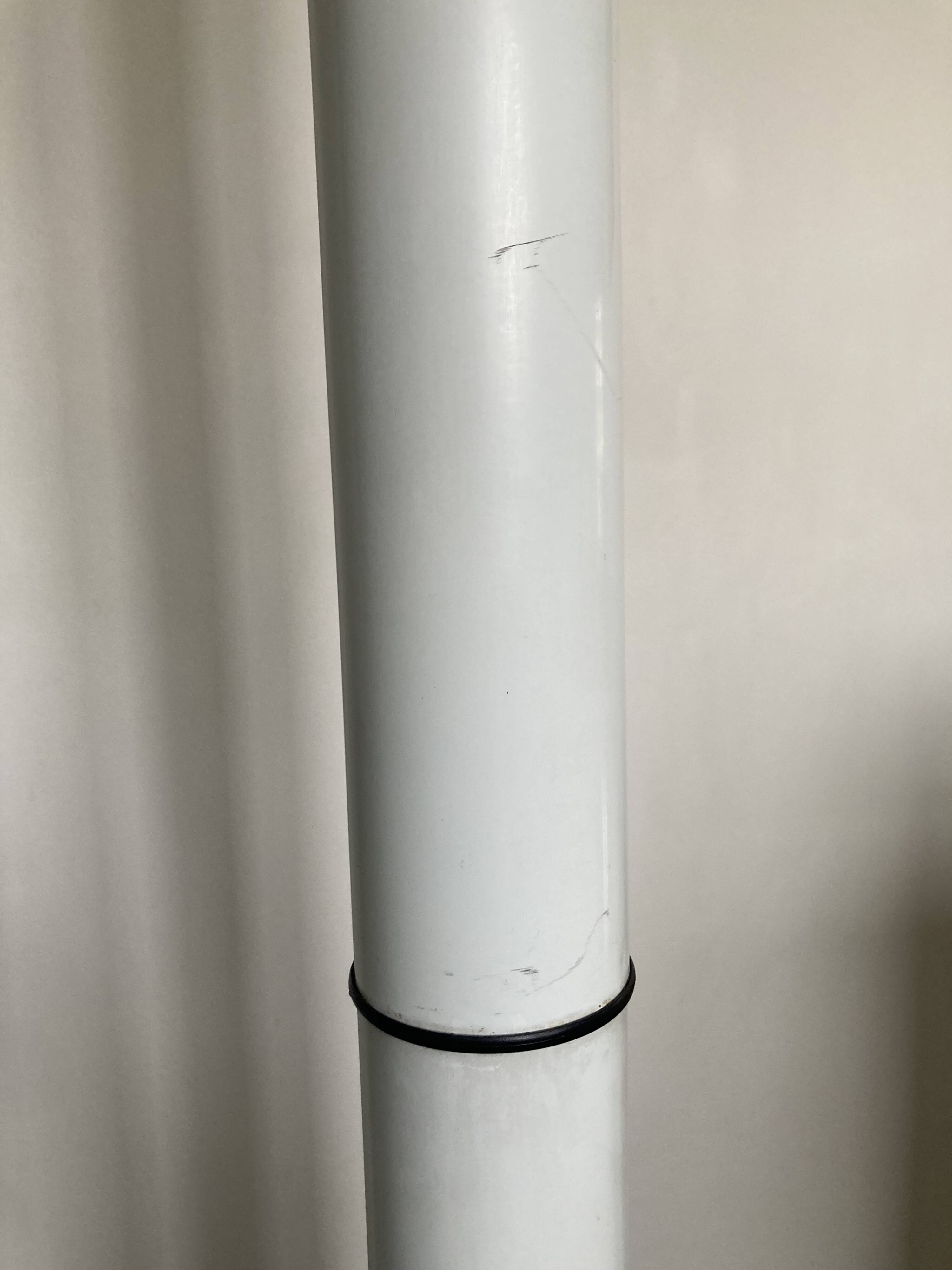 Portemanteau en métal laqué blanc édité par Seccose dans les années 80