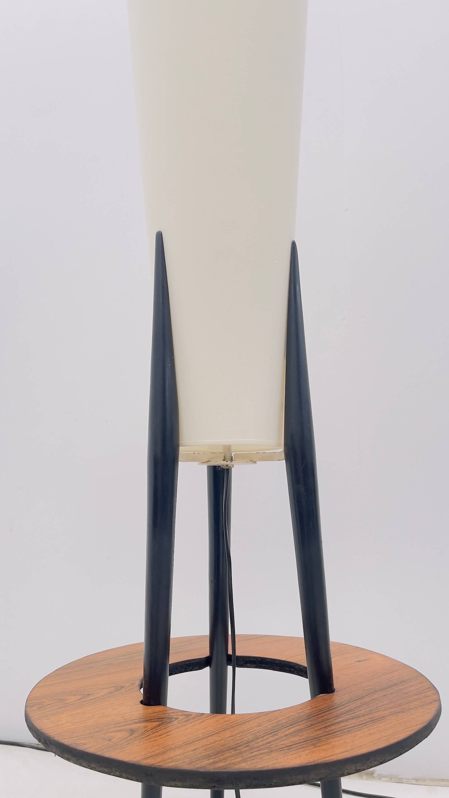 Lampadaire, table d'appoint Jean Rispal
