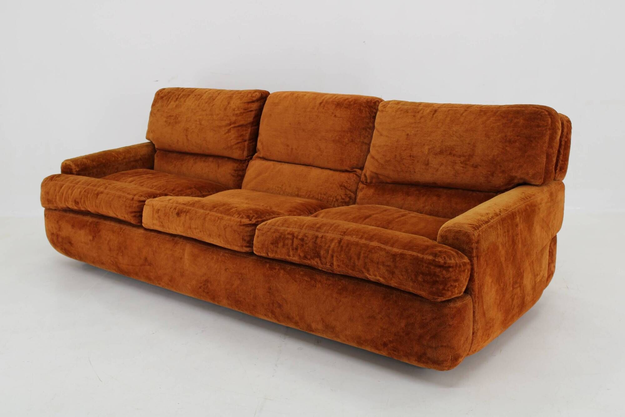 1970s Saporiti 3-Seater Sofa in Velvet ,Italy