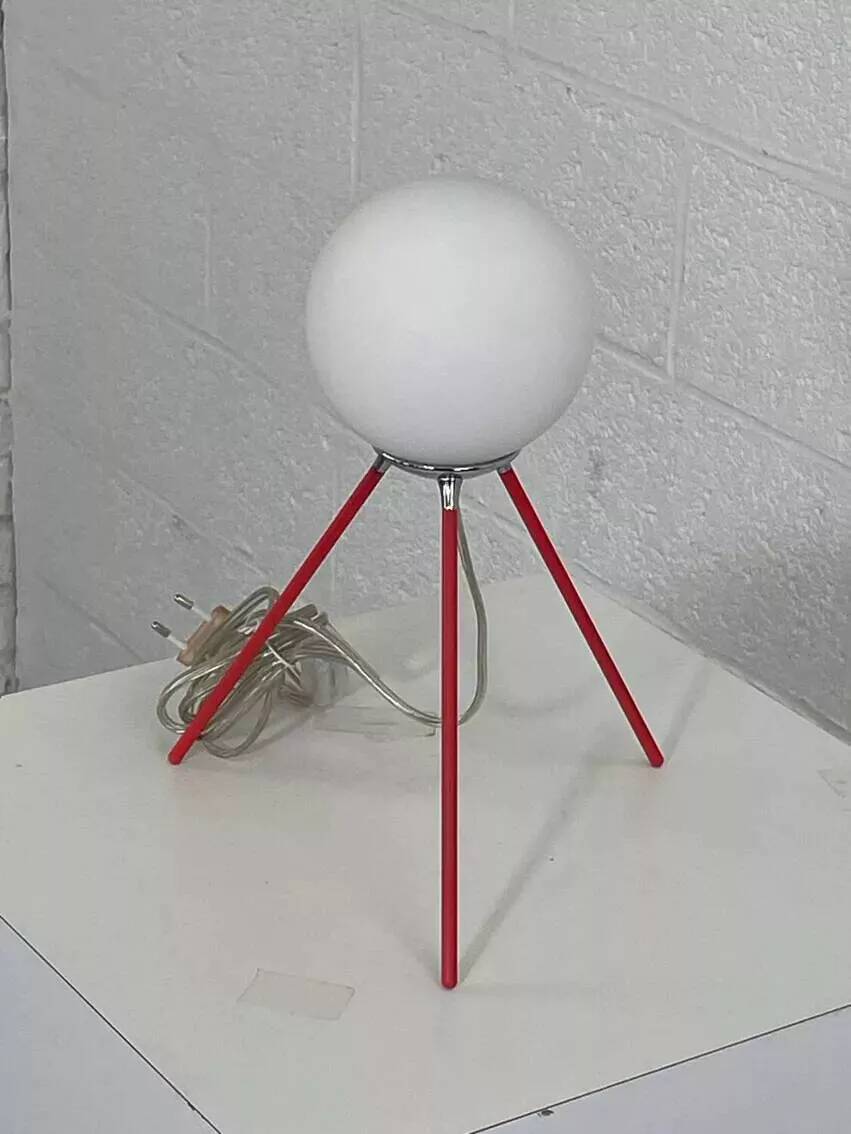 Tripod lamp