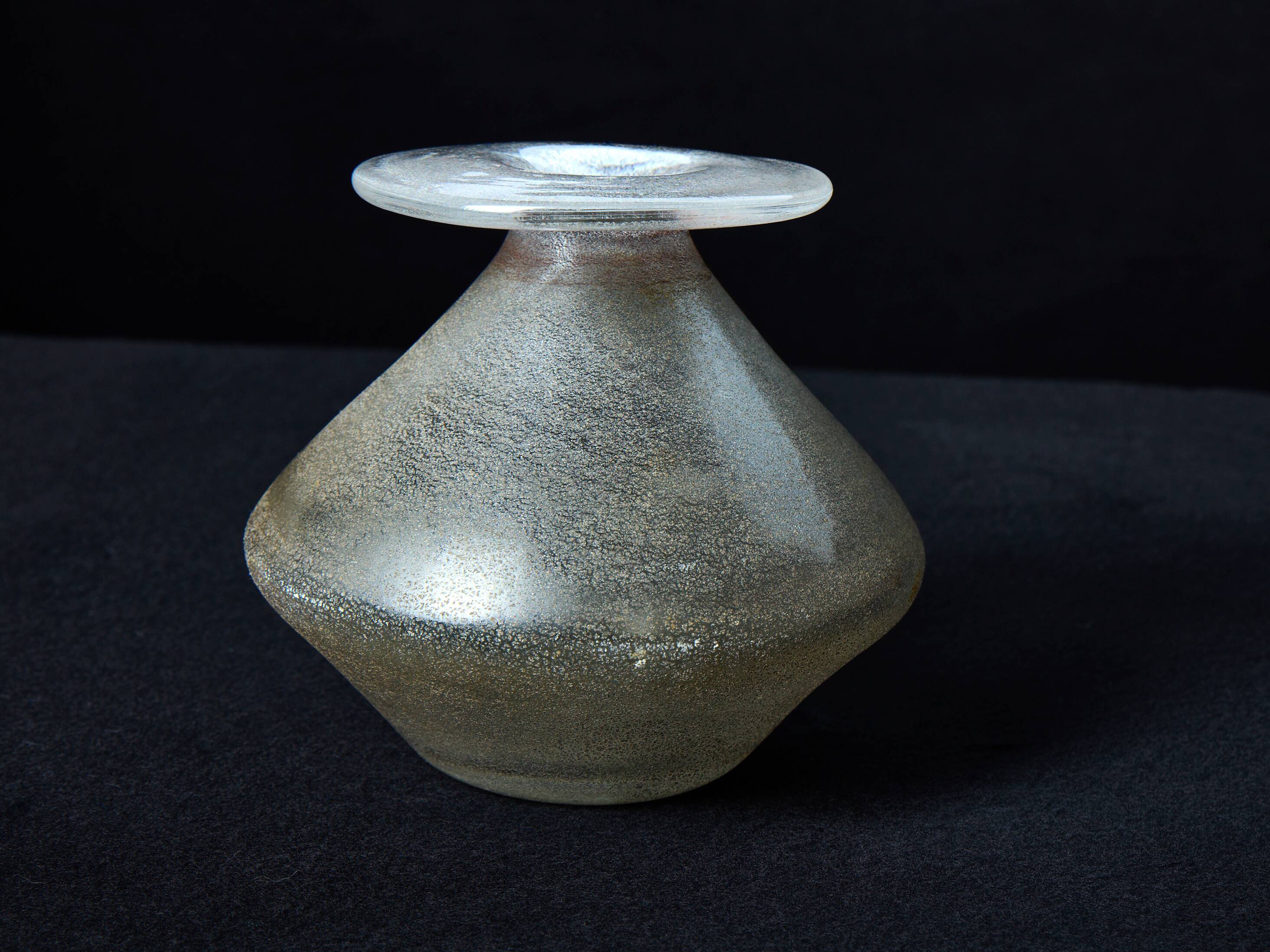 Vintage mouth-blown bubbled glass soliflore