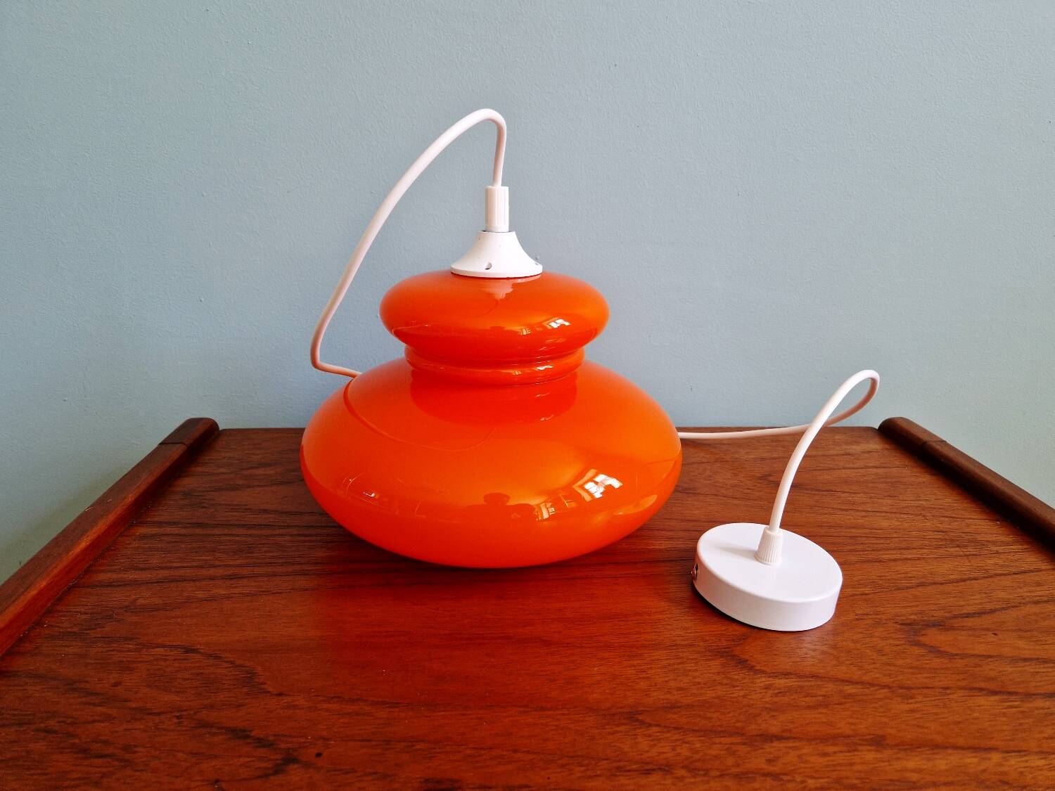 Suspension Space Age in opaline orange, 1960s-70s