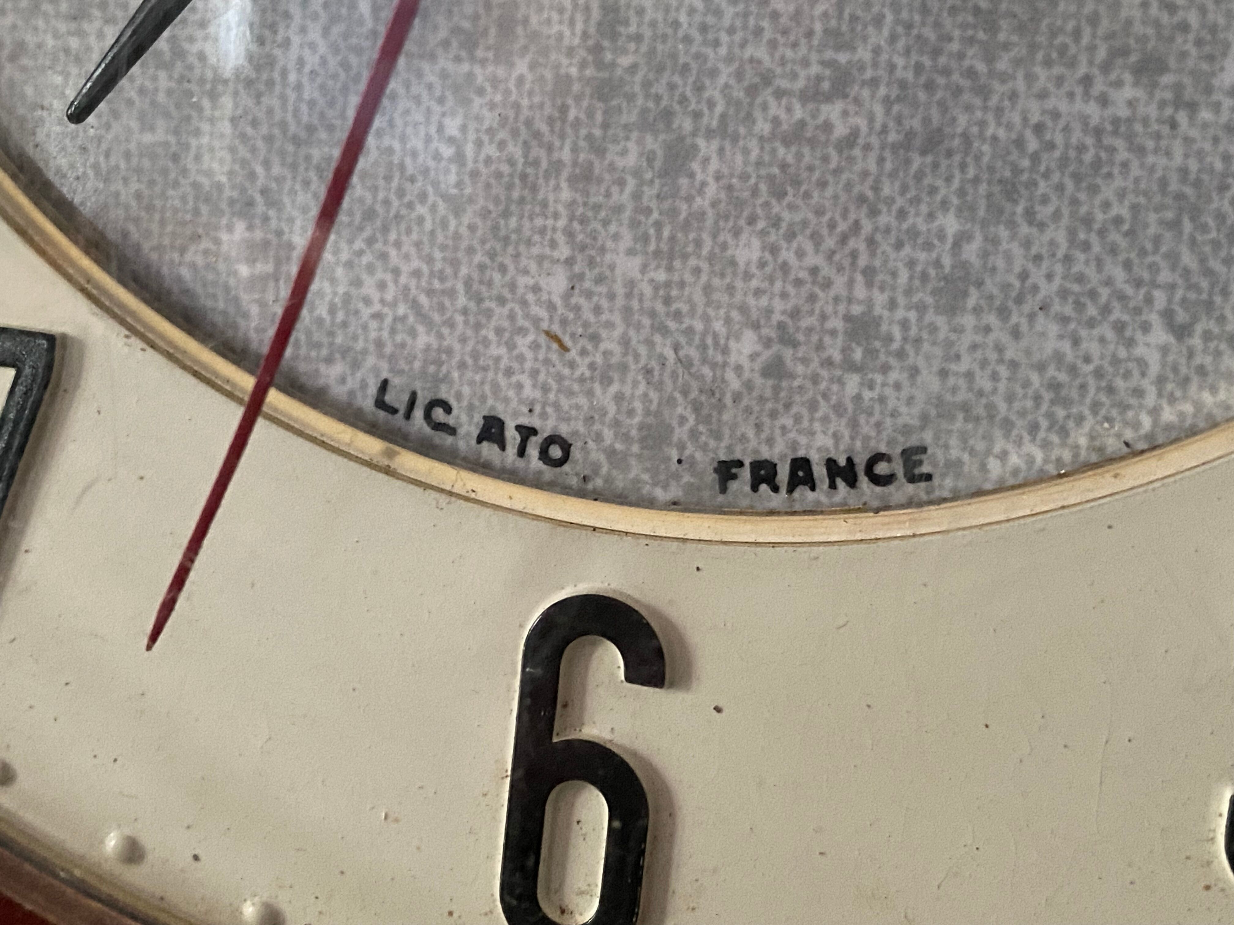 Jaz clock in formica