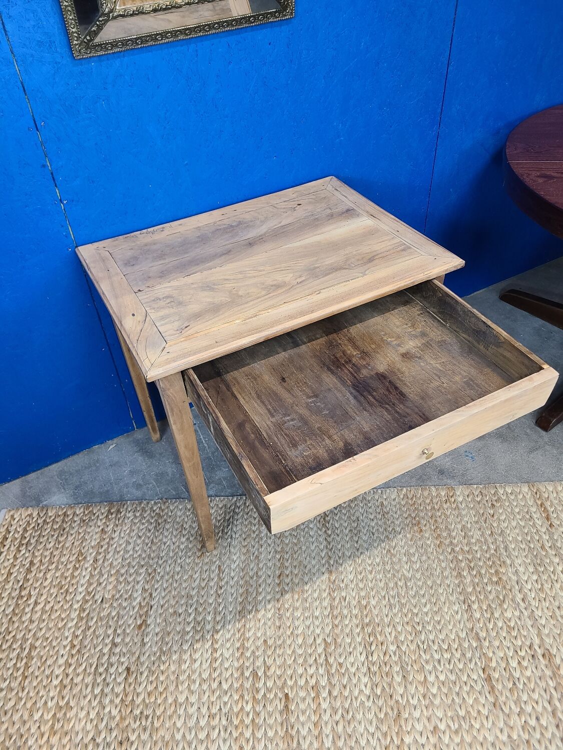 Side truss table