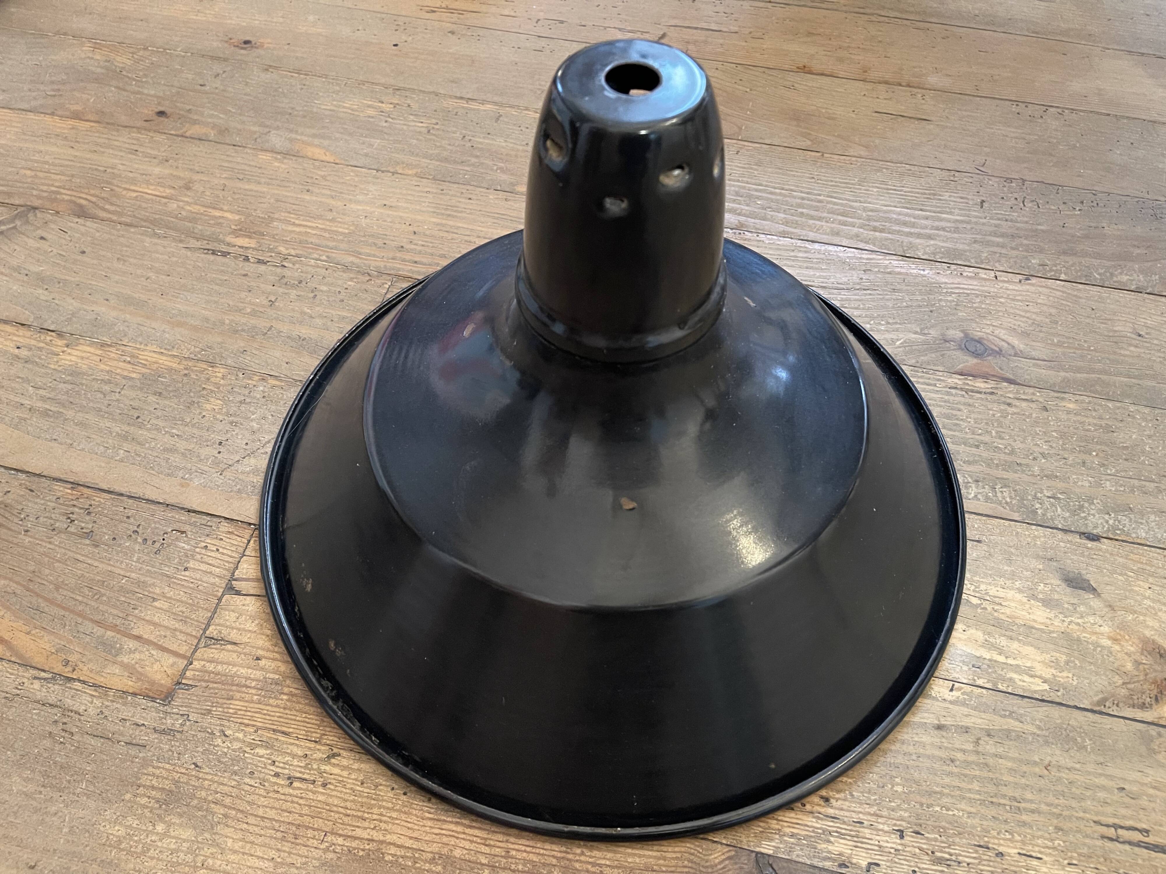 Large industrial lampshade in black enameled sheet metal, vintage 1950 N1