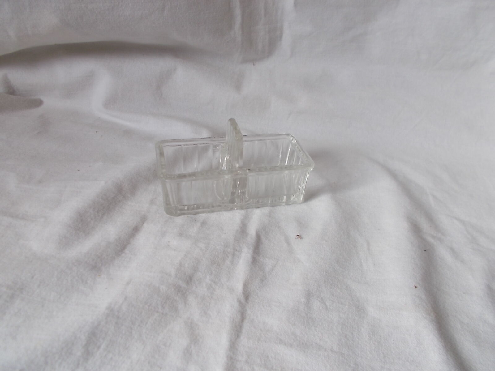 Salt pepper trays round molded glass