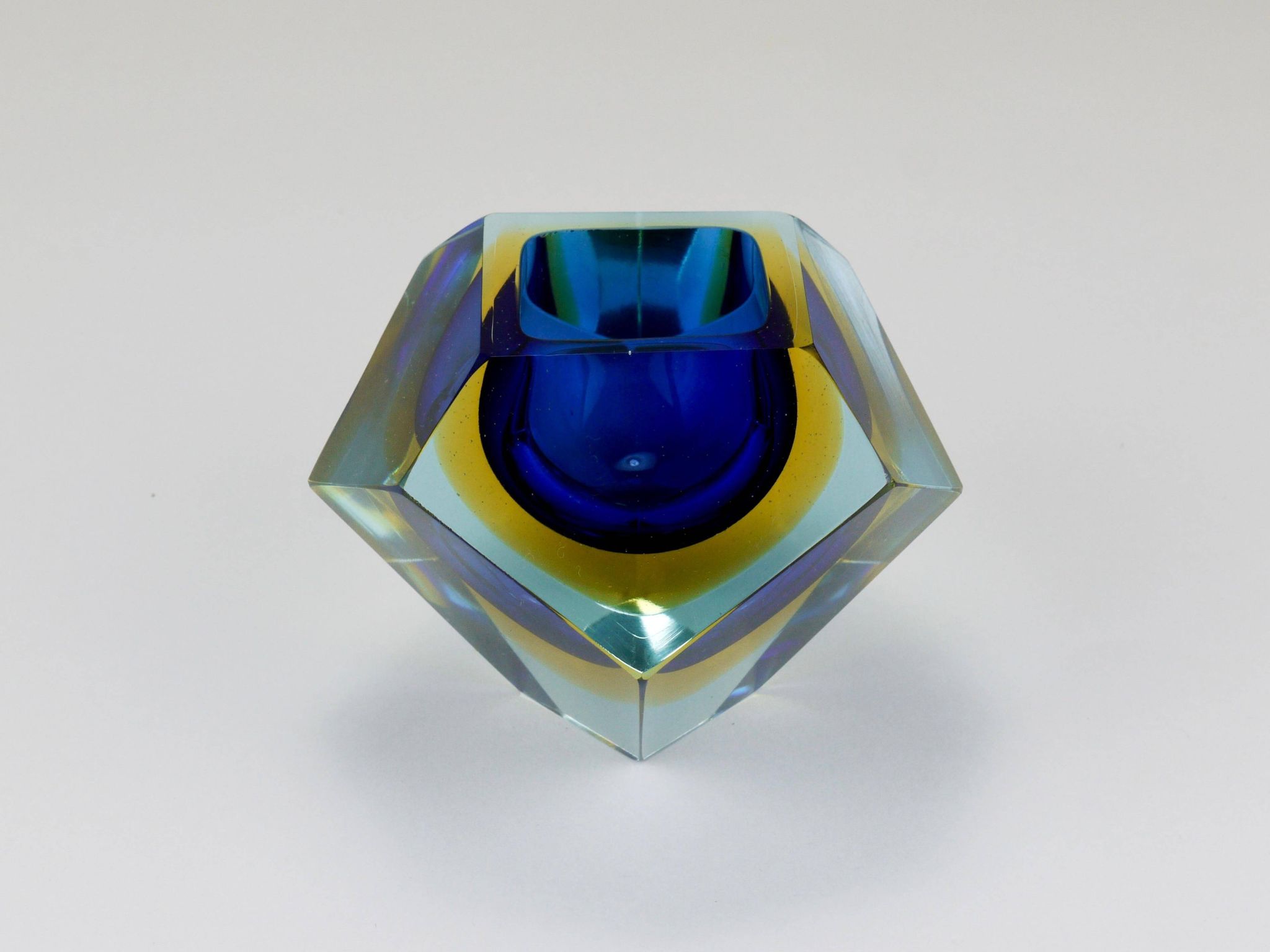 Faceted diamond caviar bowl Mandruzzato Sommerso, Murano glass, Italy, 1960s