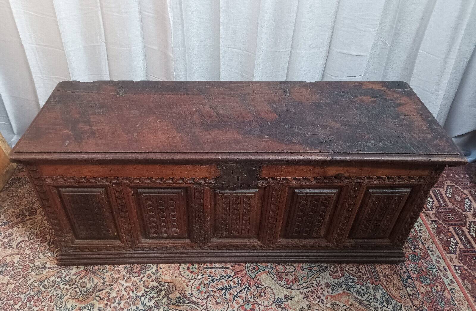 Louis XIII chest in carved walnut, 17th century