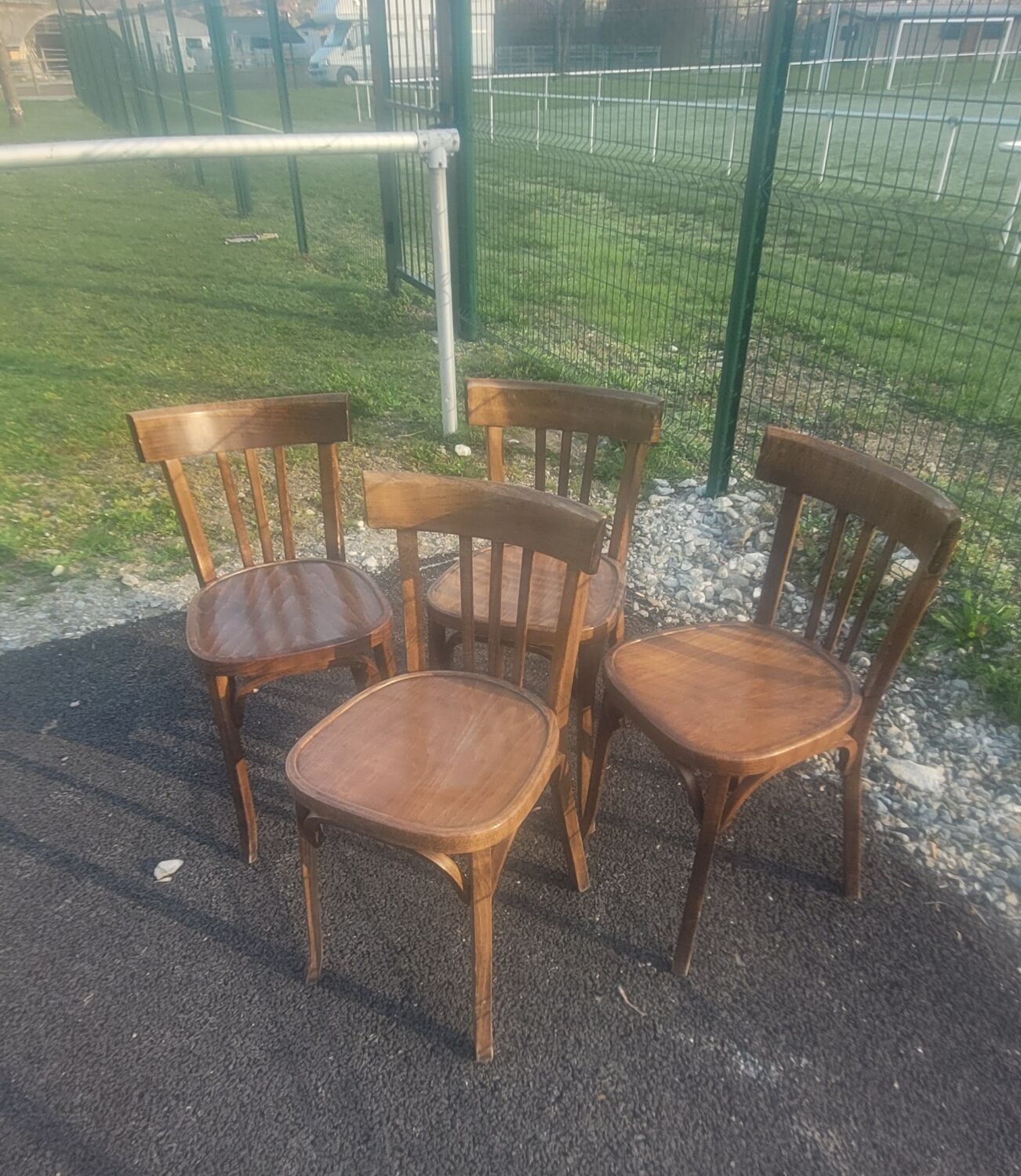 Lot de ancienne chaises de bistrot ,baumann bous courbe vintage