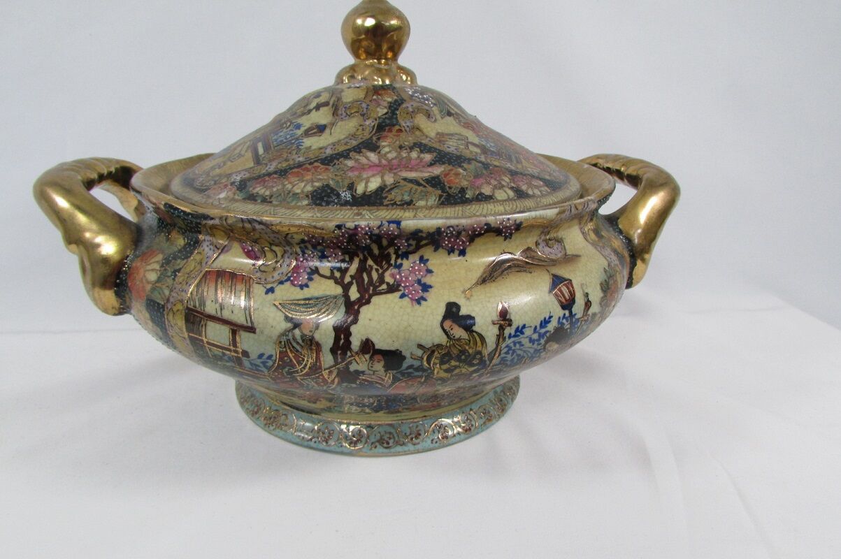 Soup tureen, hollow dish with Satsuma Japan lid