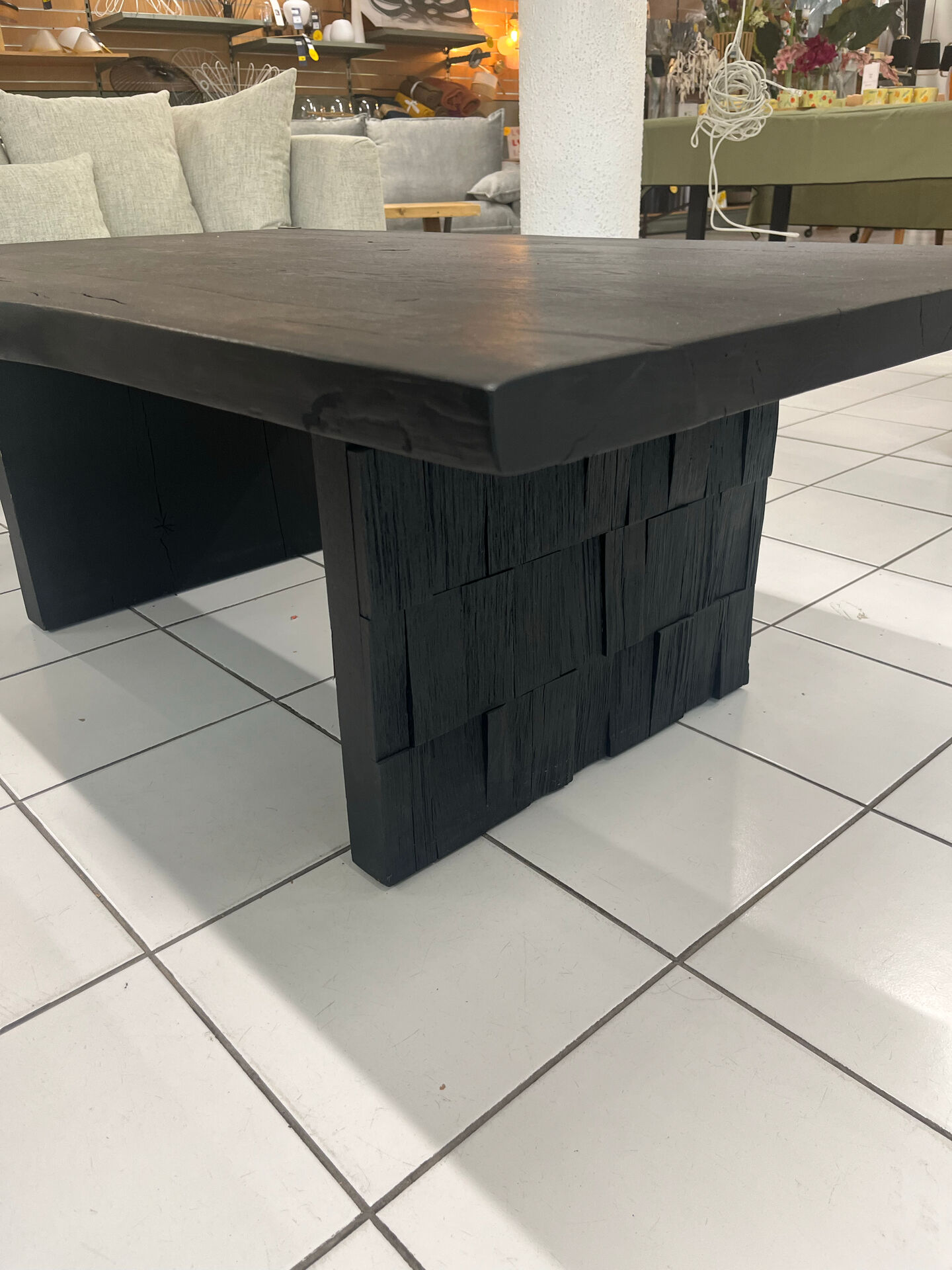 Table basse en chêne des marais