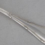 Ercuis Trianon, Rubans, 12 silver-plated oyster forks, excellent condition.