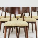 Ensemble de 6 chaises de salle à manger modernes, en bois de hêtre avec un revêtement en bouclè vert.