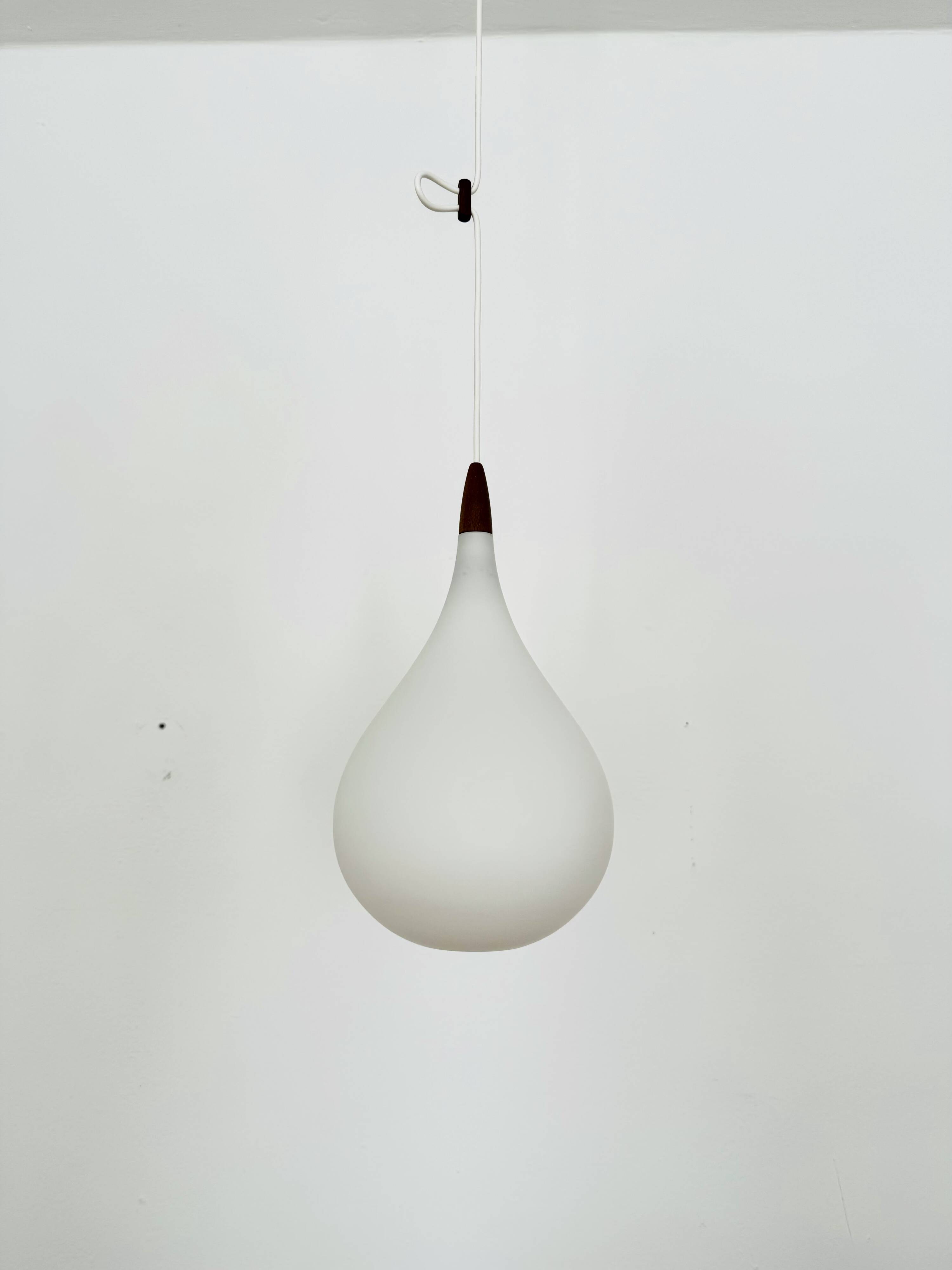 Lampe à Suspension Opaline par Uno et Östen Kristiansson
